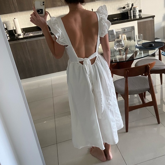 Open back white dress size Small - Picture 2 of 2